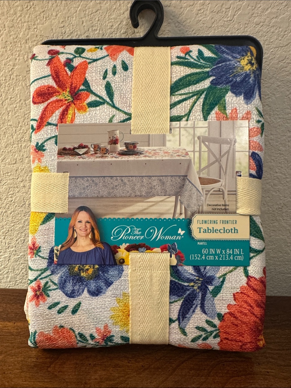 The Pioneer Woman Multi-Color Flowering Tablecloth 60 in Wx84 in L - NWT
